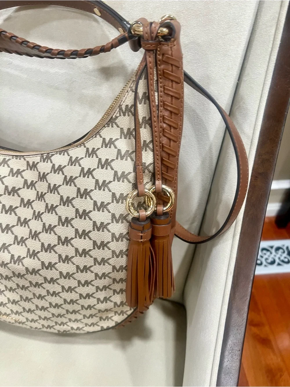 Michael Kors signature elegant shoulder